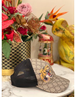 (LIKE NEW) GUCCI TIGERS PRINT BASEBALL CAP IN BEIGE GG SUPREME CANVAS 