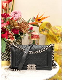 (LIKE NEW) CHANEL BOY MEDIUM SIZE BLACK QUILTED LAMBSKIN LEATHER FLAP CHAIN BAG - FULL SET-