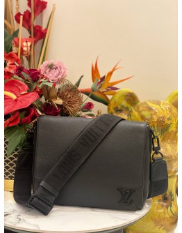 (LIKE NEW) LOUIS VUITTON TAKEOFF MESSENGER BAG 
