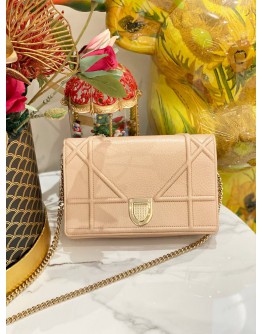 CHRISTIAN DIOR DIORAMA WALLET ON CHAIN IN PINK PEBBLED LEATHER CHRISTIAN DIOR DIORAMA WALLET ON CHAIN IN PINK PEBBLED LEATHER