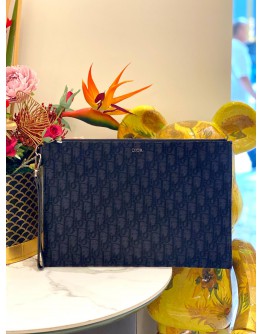 (LIKE NEW) CHRISTIAN DIOR A4 POUCH IN BLACK DIOR OBLIQUE JACQUARD WITH CALFSKIN LEATHER -FULL SET- (LIKE NEW) CHRISTIAN DIOR A4 POUCH IN BLACK DIOR OBLIQUE JACQUARD WITH CALFSKIN LEATHER -FULL SET-