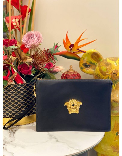 (LIKE NEW) VERSACE MEDUSA POUCH IN BLACK CALFSKIN LEATHER