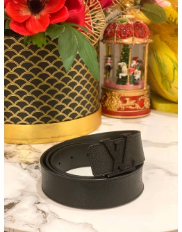 LOUIS VUITTON INTIALES BELT IN BLACK