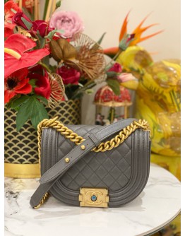 (UNUSED) 2024 CHANEL ROUND BOY SHOULDER AND CROSSBODY BAG IN GREY CAVIAR LEATHER -FULL SET- (UNUSED) 2024 CHANEL ROUND BOY SHOULDER AND CROSSBODY BAG IN GREY CAVIAR LEATHER -FULL SET-