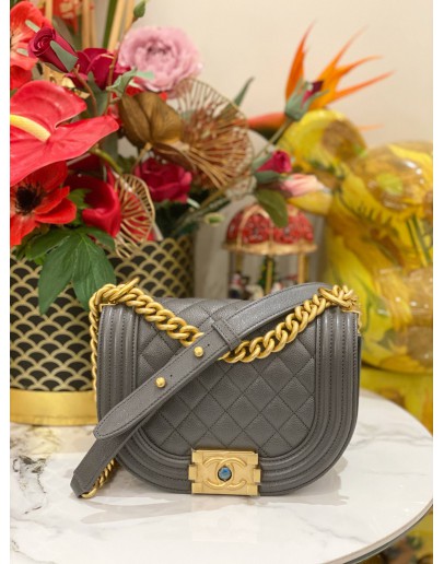 (UNUSED) 2024 CHANEL ROUND BOY SHOULDER AND CROSSBODY BAG IN GREY CAVIAR LEATHER -FULL SET-