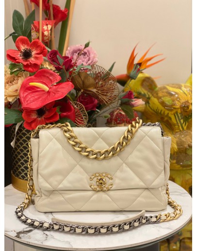 (UNUSED) CHANEL 19 FLAP SHOULDER BAG IN IVORY LAMBSKIN LEATHER -FULL SET-