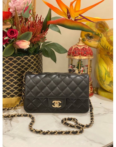 CHANEL CLASSIC SMALL SINGLE FLAP CHAIN SHOULDER BAG IN BLACK LAMBSKIN LEATHER GOLD CHAIN 