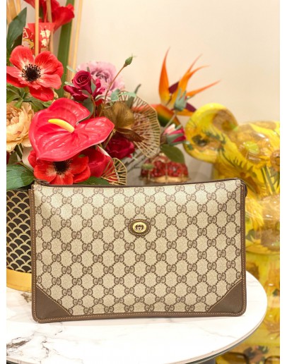 GUCCI VINTAGE GG SUPREME MONOGRAM CLUTCH 