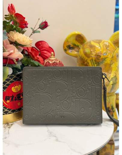 (LIKE NEW) DIOR CLUTCH IN GRAY DIOR GRAVITY LEATHER  