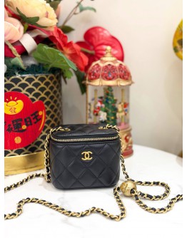 (LIKE NEW)CHANEL SUPER MINI VANITY WITH GOLD CHAIN 