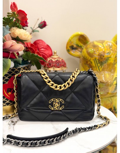 (LIKE NEW) CHANEL 19 SMALL SLING BAG IN BLACK COLOR 
