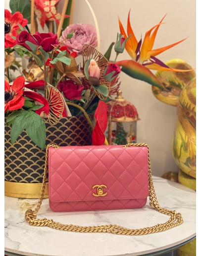 (LIKE NEW) CHANEL WALLET ON CHAIN CLASSIC IN PINK LAMBSKIN LEATHER