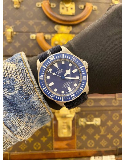 (UNUSED) 2025 TUDOR PELAGOS FXD MARINE NATIONALE BLUE TITANIUM REF 25707 BLUE DIAL 42MM AUTOMATIC WATCH -FULL SET-