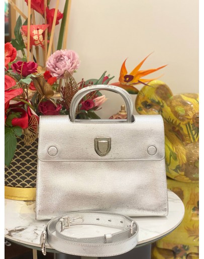 CHRISTIAN DIOR DIOREVER  TOP HANDLE BAG IN SILVER CRINKLE PATENT LEATHER 