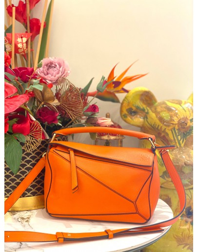 LOEWE PUZZLE BAG IN ORANGE CALFSKIN LEATHER 
