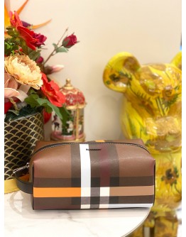 BURBERRY TRAVEL POUCH IN DARK BIRCH BROWN 