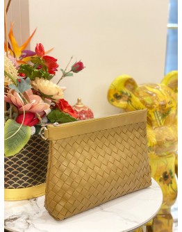 (LIKE NEW) BOTTEGA VENETA INTRECCIATO LEATHER CLUTCH BAG IN LIGHT BROWN