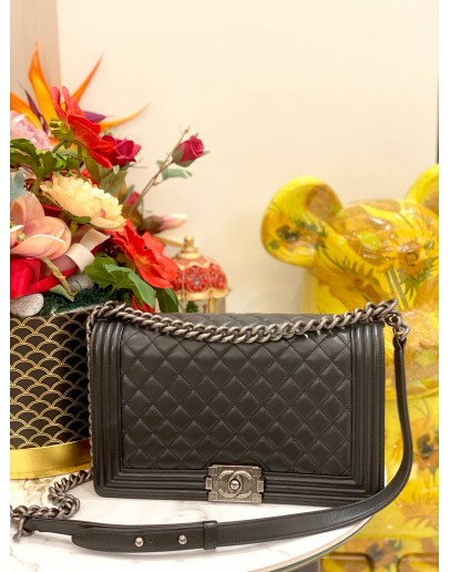 CHANEL BOY LARGE SIZE BLACK QUILTED LAMBSKIN LEATHER FLAP CHAIN BAG