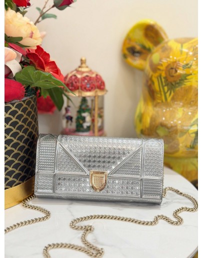 (LIKE NEW) CHRISTIAN DIOR DIORAMA WALLET ON CHAIN IN METALLIC SILVER PATENT LEATHER 