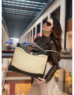 (LIKE NEW) 2019 CHANEL BEIGE QUILTED AND BLACK CALFSKIN LEATHER MEDIUM 31 HANDLE AND SHOULDER TOTE SHOPPING BAG