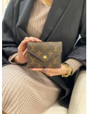 LOUIS VUITTON VICTORINE WALLET IN BROWN MONOGRAM CANVAS AND ROSE BALLERINE PINK COWHIDE LEATHER