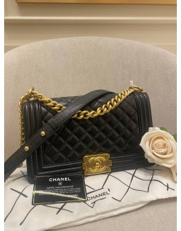 CHANEL MEDIUM BOY BLACK CAVIAR LEATHER MATTE GOLD HARDWARE CHAIN FLAP BAG YEAR 2019