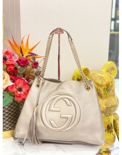 GUCCI GG SOHO PEBBLED LEATHER METALLIC SHOULDER BAG