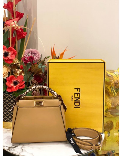(UNUSED) FENDI PEEKABOO ISEEU SMALL TOTE BAG -FULL SET-
