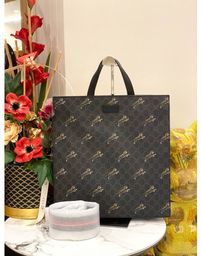 (UNUSED) GUCCI GREY/BLACK GG SUPREME CANVAS TIGER PRINTED TOTE BAG WITH STRAP