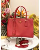PRADA BN1801 MEDIUM GALLERIA IN RED SAFFIANO LUX LEATHER HANDLE ZIPPED BAG WITH ADJUSTABLE STRAP