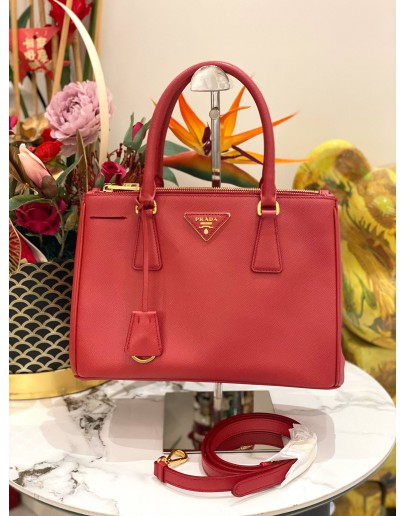 PRADA BN1801 MEDIUM GALLERIA IN RED SAFFIANO LUX LEATHER HANDLE ZIPPED BAG WITH ADJUSTABLE STRAP