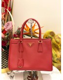 PRADA BN1801 MEDIUM GALLERIA IN RED SAFFIANO LUX LEATHER HANDLE ZIPPED BAG WITH ADJUSTABLE STRAP
