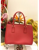 PRADA BN1801 MEDIUM GALLERIA IN RED SAFFIANO LUX LEATHER HANDLE ZIPPED BAG WITH ADJUSTABLE STRAP