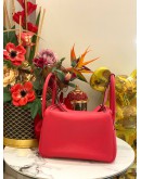 (UNUSED) 2021 HERMES LINDY 26 SHOULDER BAG IN ROSE EXTREME TAURILLON CLEMENCE LEATHER -FULL SET-