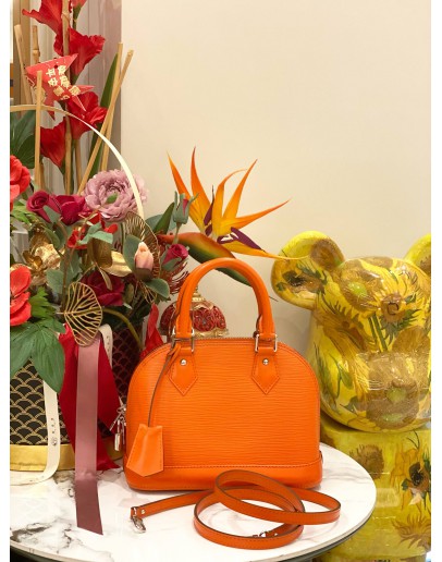 (LIKE NEW) LOUIS VUITTON ALMA BB IN EPI LEATHER BAG
