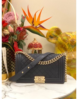 (LIKE NEW) CHANEL BOY MEDIUM IN NAVY BLUE CAVIAR LEATHER -FULL SET-