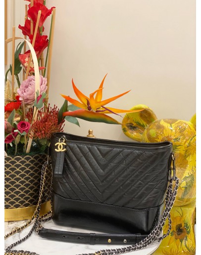 2019 CHANEL LARGE CHEVRON GABRIELLE BLACK HOBO BAG -FULL SET-