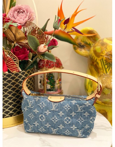 (UNWORN) LOUIS VUITTON MONOGRAM DENIM HILLS POCHETTE 