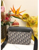 (LIKE NEW) CHRISTIAN DIOR SMALL SADDLE FLAP MESSENGER BAG IN BEIGE AND BLACK DIOR OBLIQUE JACQUARD WITH BLACK GRAINED CALFSKIN LEATHER -FULL SET-
