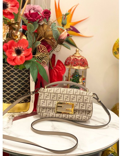 (LIKE NEW) FENDI BAGUETTE CHENILLE VITELLO SETA FF MINI CHAIN BAG
