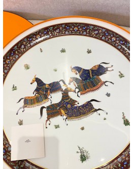(UNUSED) HERMES CHEVAL D’ORIENT ROUND PLATTER -FULL SET- (UNUSED) HERMES CHEVAL D’ORIENT ROUND PLATTER -FULL SET-