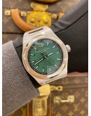 (UNUSED) 2023 GIRARD-PERREGAUX LAUREATO REF 81010-11-3153 GREEN DIAL 42MM AUTOMATIC WATCH -FULL SET-