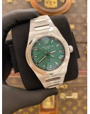 (UNUSED) 2023 GIRARD-PERREGAUX LAUREATO REF 81010-11-3153 GREEN DIAL 42MM AUTOMATIC WATCH -FULL SET-