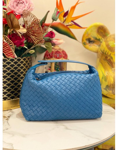 (LIKE NEW) BOTTEGA VANETA INTRECCIATO IN BLUE HANDBAG