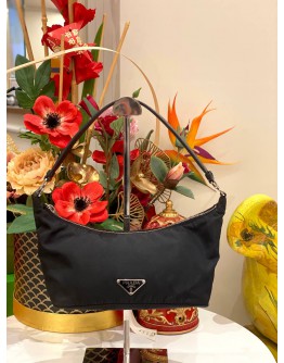(LIKE NEW) PRADA NYLON SHOULDER BAG 