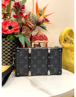 (LIKE NEW) LOUIS VUITTON BLACK MONOGRAM ECLIPSE CLUTCH BAG