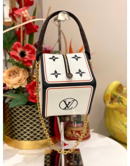  (LIKE NEW) LOUIS VUITTON GAME ON SQUARE DICE BAG