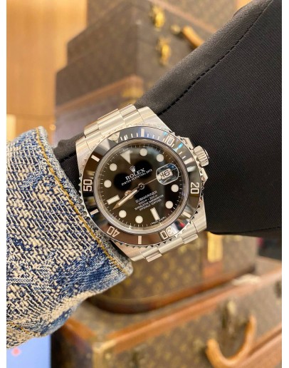 (LIKE NEW) 2015 ROLEX SUBMARINER DATE REF. 116610 BLACK DIAL 40MM AUTOMATIC WATCH