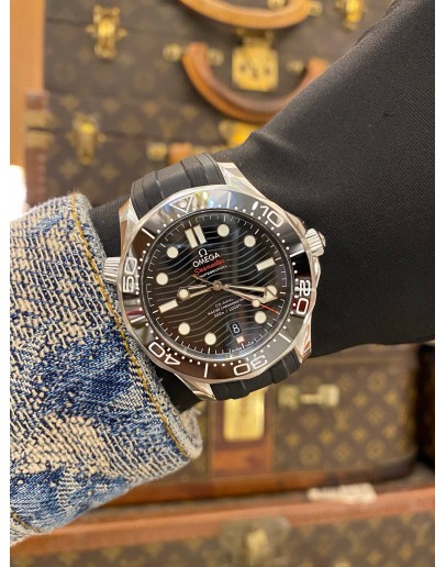 (LIKE NEW) 2024 OMEGA SEAMASTER DIVER 300M REF 210.32.42.20.01.001 BLACK DIAL 42MM AUTOMATIC WATCH