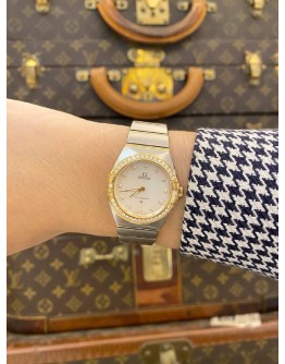 (LIKE NEW) 2022 OMEGA CONSTELLATION LADY TWO TONE 18K 750 YELLOW GOLD DIAMOND REF 131.25.28.60.55.002 MOTHER OF PEARL DIAMOND DIAL 28MM QUARTZ -FULL SET-